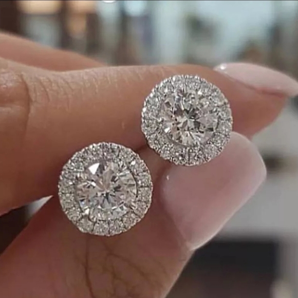 Jewelry - SALE New Silver Halo Round Studs